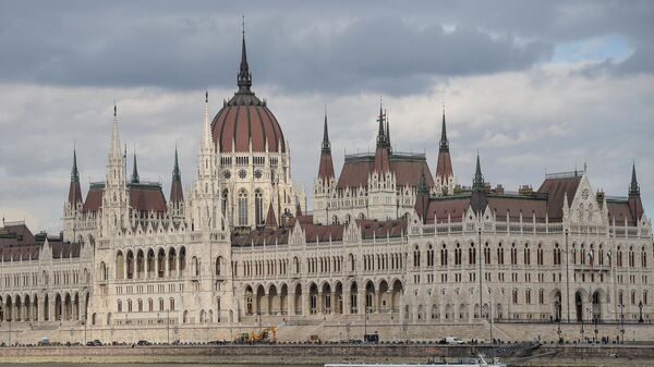 Здание парламента в Будапеште - Sputnik Қазақстан
