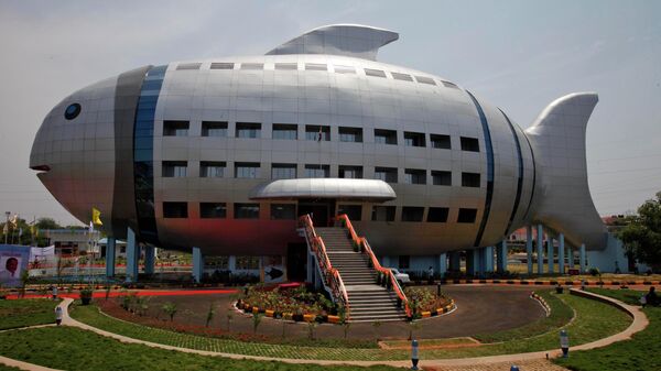 Здание Национального совета по развитию рыболовства, спроектированное в форме рыбы, в Хайдарабаде, Индия - Sputnik Казахстан
