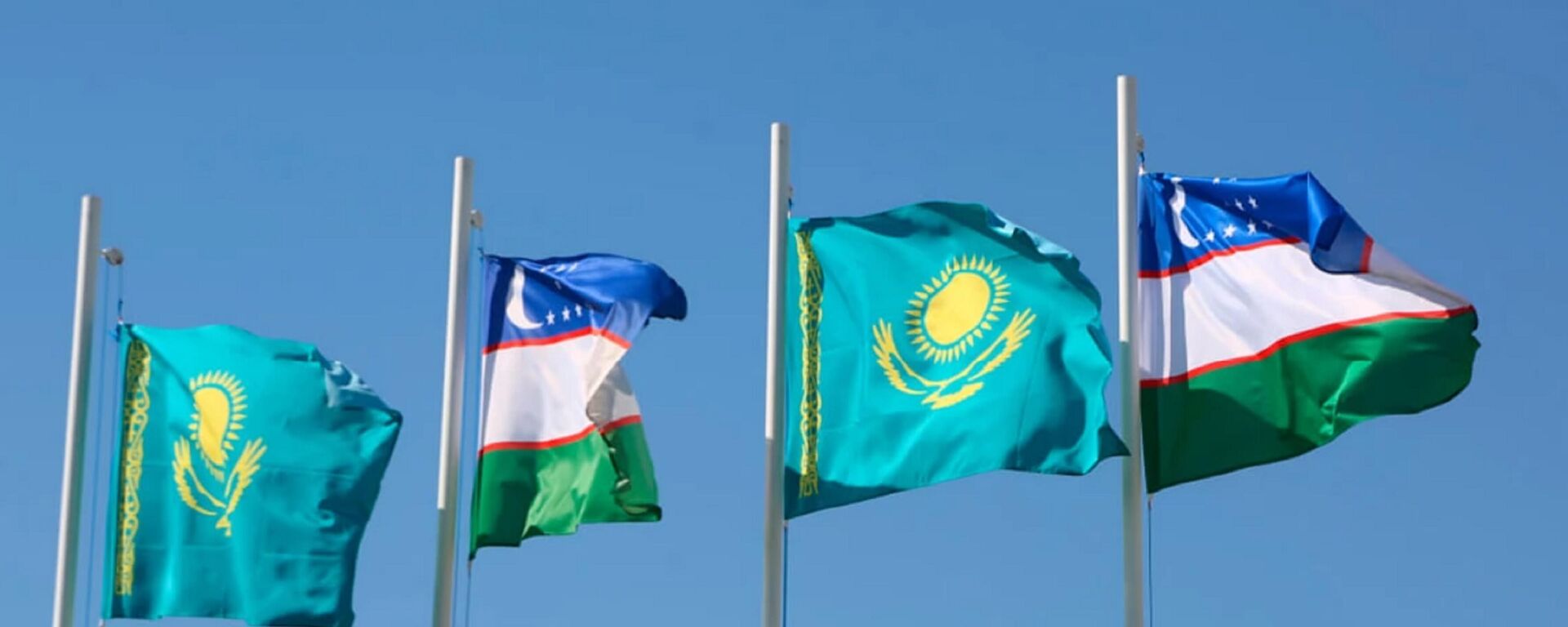 Казахстан и Узбекистан проводят совместные учения на полигонах обеих стран - Sputnik Казахстан, 1920, 31.01.2024