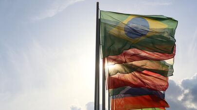 Флаги стран БРИКС 