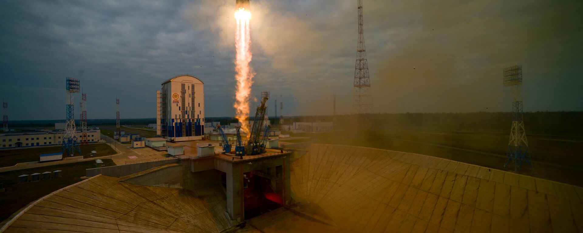 Запуск РН Союз-2.1б с автоматической станцией Луна-25 - Sputnik Казахстан, 1920, 15.02.2024