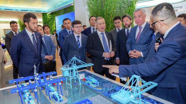 Серик Жумангарин предложил Huawei инвестировать в IT-инфраструктуру и цифровизацию в Казахстане
 - Sputnik Казахстан