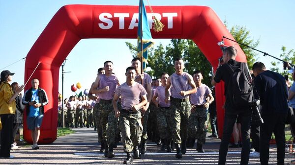 Военные провели забег в честь Талгата Бегельдинова  - Sputnik Казахстан