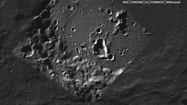 Фото лунной поверхности в кратере Зееман, снятое станцией Луна-25 - Sputnik Казахстан