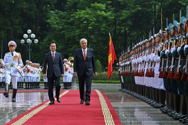 Касым-Жомарт Токаев встретился с президентом Вьетнама  Во Ван Тхыонгом.  - Sputnik Казахстан