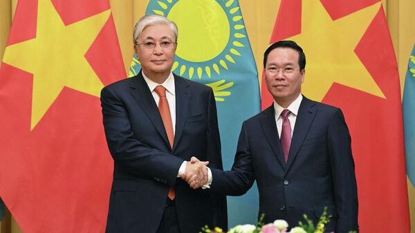 Токаев провел переговоры с президентом Вьетнама  - Sputnik Қазақстан