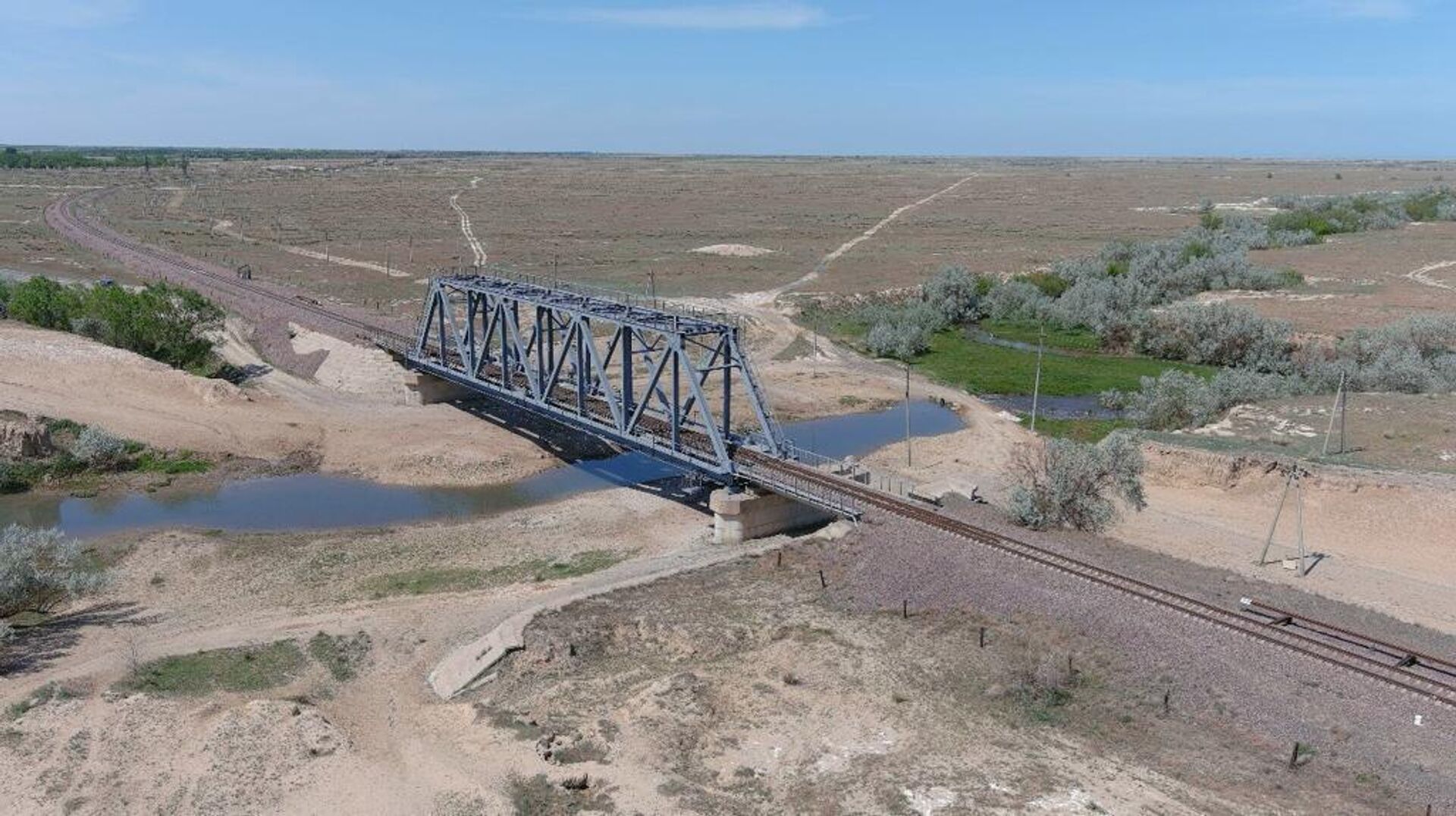 Свыше 90 мостов построят на железнодорожном участке Достык – Мойынты - Sputnik Казахстан, 1920, 25.08.2023