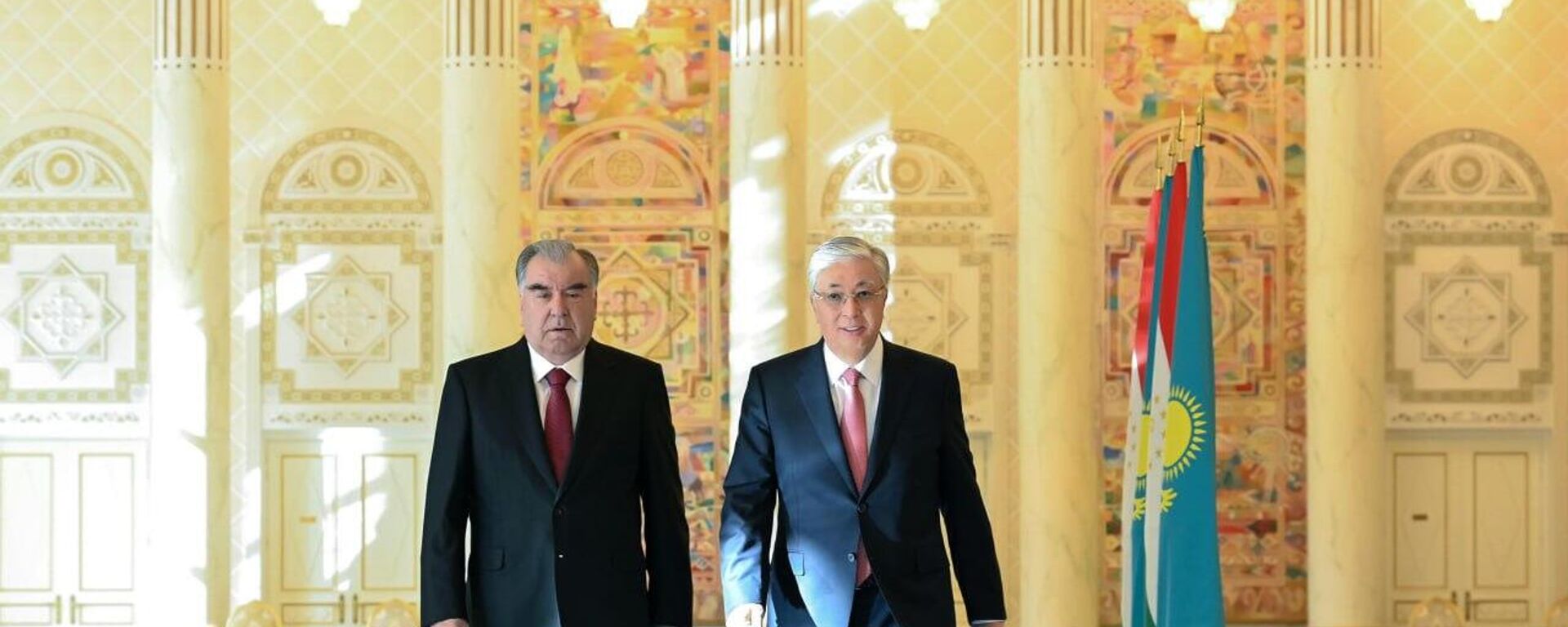 Президенты Казахстана и Таджикистана провели переговоры в узком формате - Sputnik Казахстан, 1920, 25.08.2023