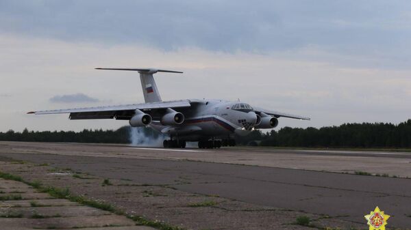 На военный аэродром в Барановичах прибыл самолет с контингентами из Таджикистана и Кыргызстана для участия в Боевом братстве-2023 - Sputnik Казахстан