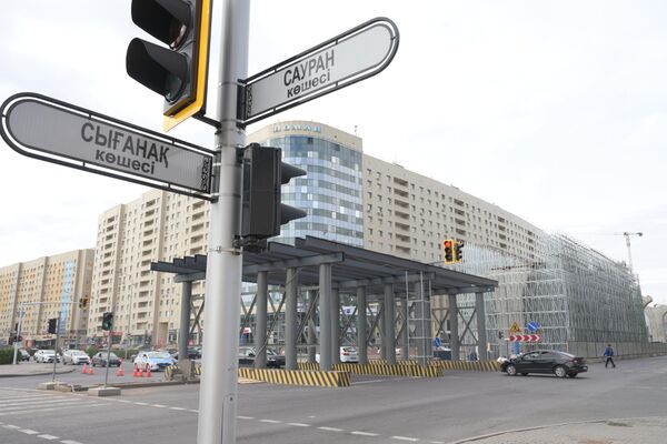 В Астане в рамках реализации проекта линии LRT проводятся работы по устройству монолитной железобетонной балки вдоль улицы Сыганак - Sputnik Казахстан