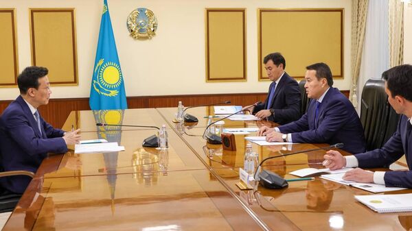 Алихан Смаилов встретился с послом КНР в Казахстане Чжаном Сяо - Sputnik Казахстан