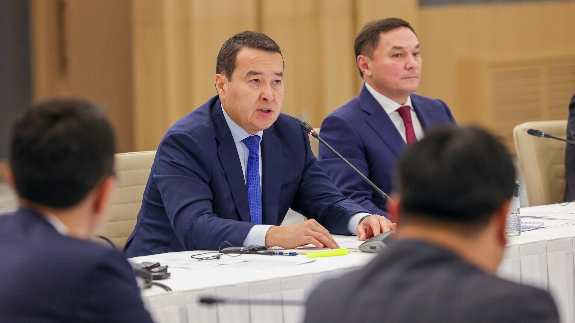Премьер-министр Алихан Смаилов выступил на Международном форуме по развитию туризма, который проходит в Актау - Sputnik Казахстан, 1920, 15.09.2023
