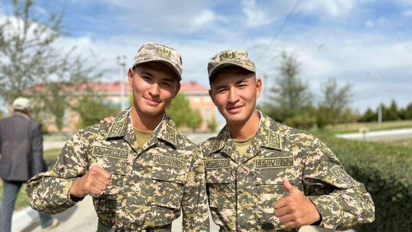 Братья-близнецы Нур и Султан мечтают стать акимами - Sputnik Казахстан