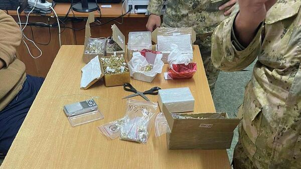 50 кило золотых украшений пытались незаконно ввезти в Казахстан   - Sputnik Казахстан