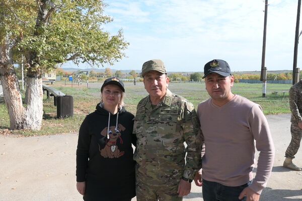 Представители Минобороны Казахстана с журналистами Sputnik Казахстан - Sputnik Казахстан