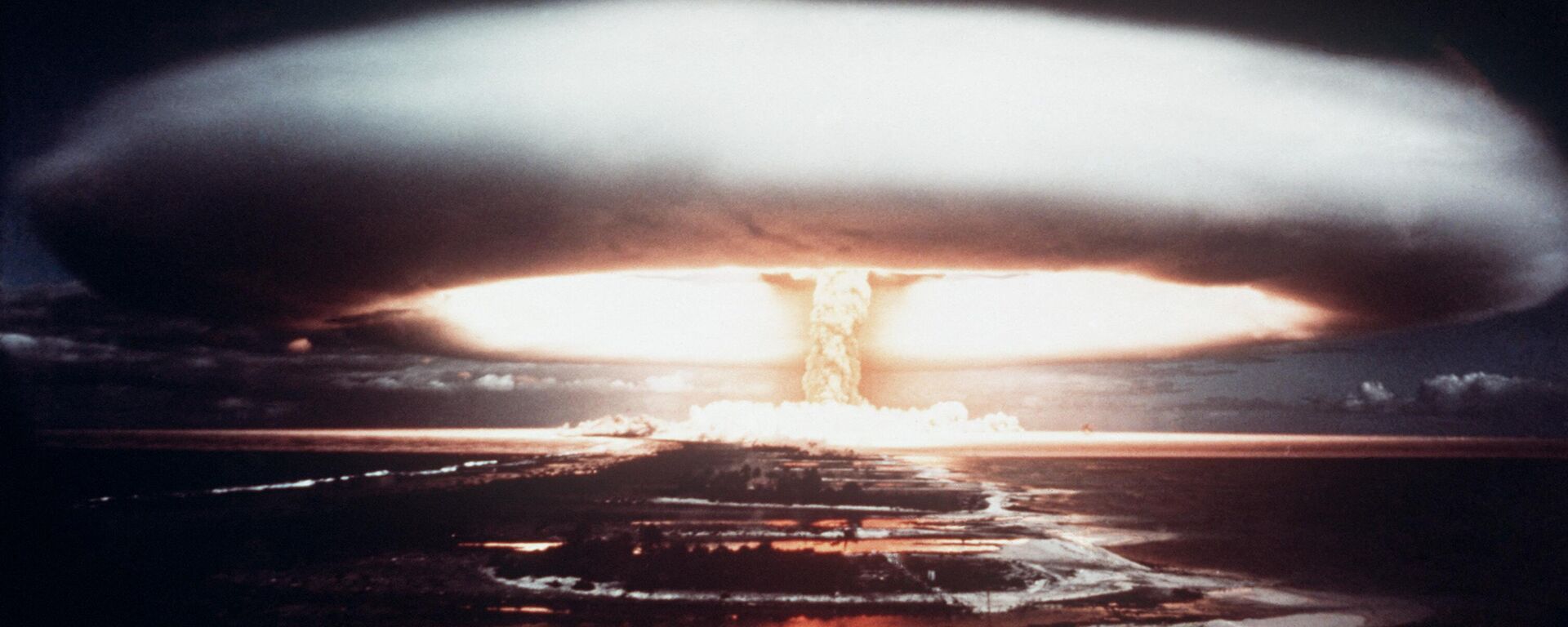Ядерный взрыв. Архивное фото - Sputnik Казахстан, 1920, 05.10.2023