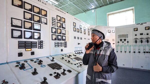 В рамках рабочей поездки в Восточно-Казахстанскую область премьер-министр Алихан Смаилов ознакомился с ходом ремонтно-восстановительных работ на ТЭЦ города Риддера - Sputnik Казахстан