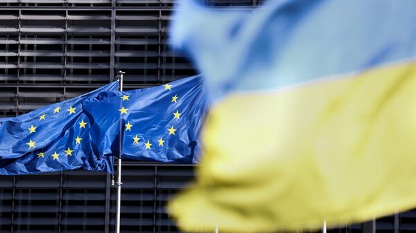 Флаги Украины и ЕС - Sputnik Қазақстан
