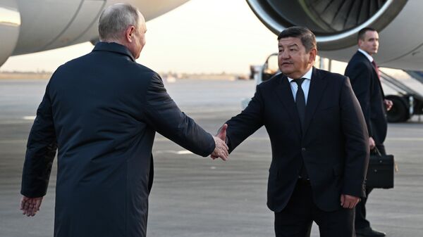 Прибытие президента РФ В. Путина в Бишкек - Sputnik Казахстан
