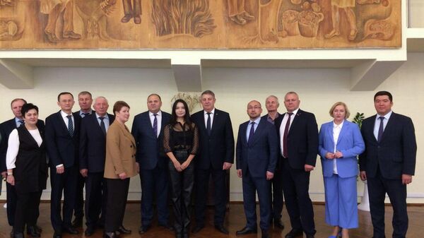 Посол Казахстана в России встретился с губернатором Брянской области  - Sputnik Казахстан