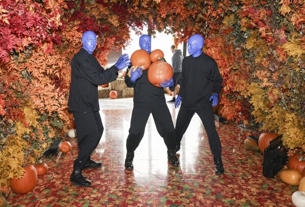 Группа Blue Man в Нью-Йорке, США. - Sputnik Казахстан