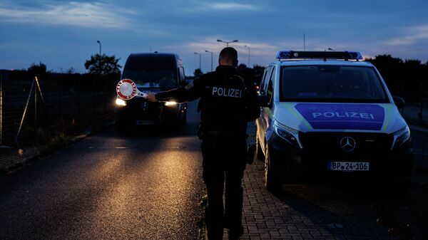 Полицейские на границе Германии и Польши - Sputnik Казахстан