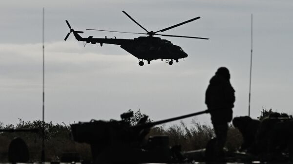 Подготовка экипажей БТР и БМП на полигоне в тыловом районе СВО - Sputnik Казахстан