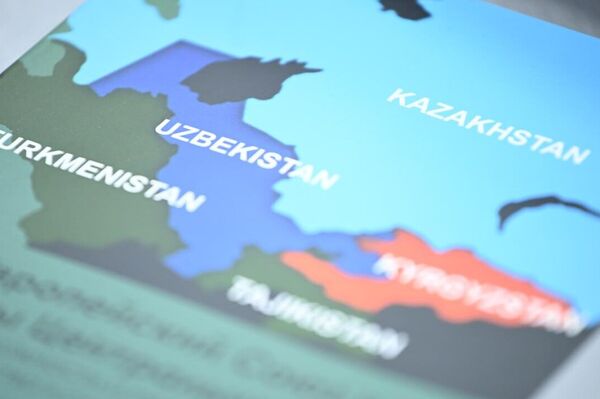 Круглый стол на тему Вызовы внутреннему курсу стран Центральной Азии: энергетика, экология и безопасность - Sputnik Казахстан