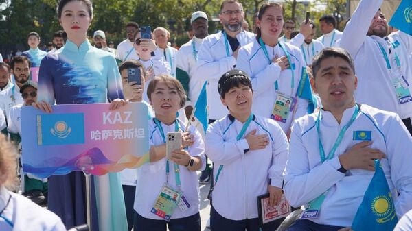 Торжественная церемония поднятия флага Казахстана состоялась в рамках Азиатских Пара игр Ханчжоу-2022 - Sputnik Казахстан