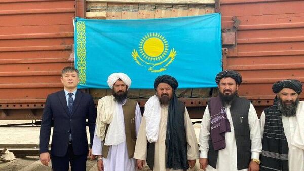 Казахстанская гуманитарная помощь прибыла в афганскую провинцию Балх - Sputnik Қазақстан