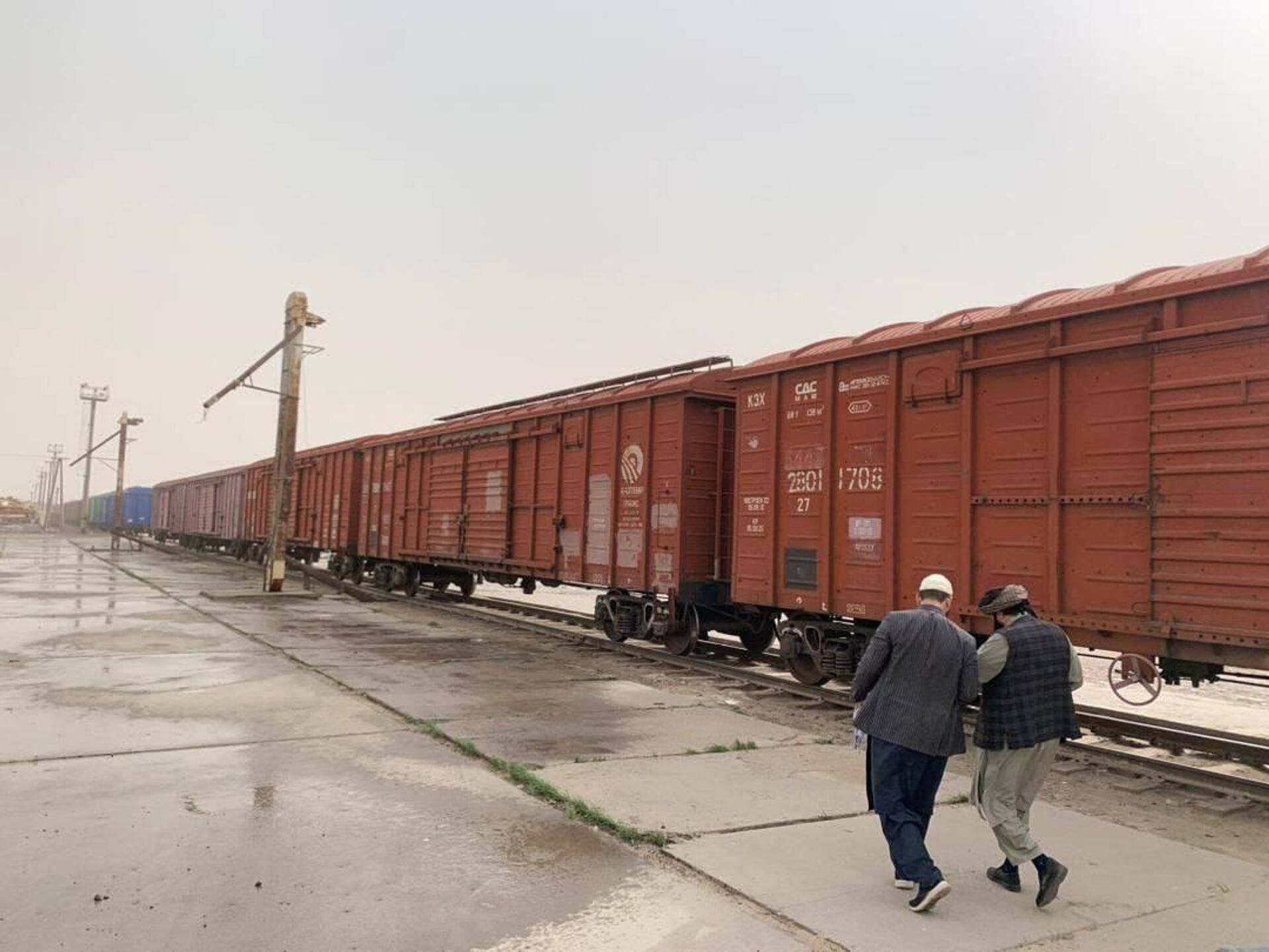  Казахстанская гуманитарная помощь прибыла в афганскую провинцию Балх - Sputnik Казахстан, 1920, 21.10.2023