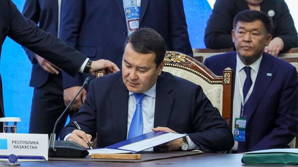 Соглашение о свободной торговле услугами выведет взаимодействие на новый уровень - Смаилов - Sputnik Казахстан