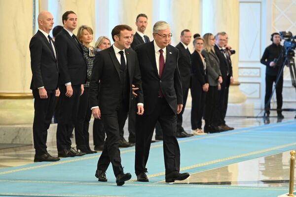 
Торжественная церемония встречи Президента Франции Эмманюэля Макрона в резиденции Акорда - Sputnik Казахстан