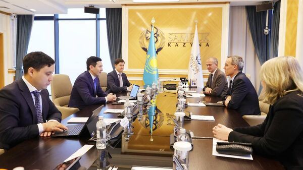Глава Фонда Самрук-Казына провел встречу с главным операционным директором группы Orano Николя Маэсом - Sputnik Казахстан
