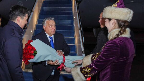 Премьер-министр Венгрии Виктор Орбан прибыл в Казахстан - Sputnik Казахстан
