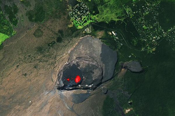 Извержение лавы на вершине Килауэа. - Sputnik Казахстан