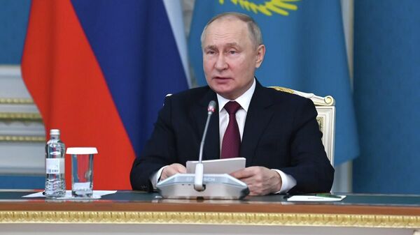  На пленарном заседании ХIХ Форума межрегионального сотрудничества Казахстана и России также выступили Президент Российской Федерации Владимир Путин - Sputnik Казахстан