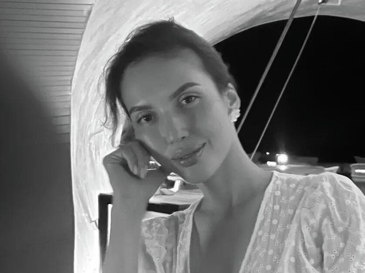 Кеудесі бар жалаңаш әйелдердің суреттері Джулиана Бухольцпен порно