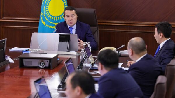 Совещание в правительстве под председательством Премьер-Министра Алихана Смаилова - Sputnik Казахстан