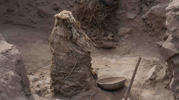 Одна из пяти мумий находится в Лиме, Перу - Sputnik Казахстан
