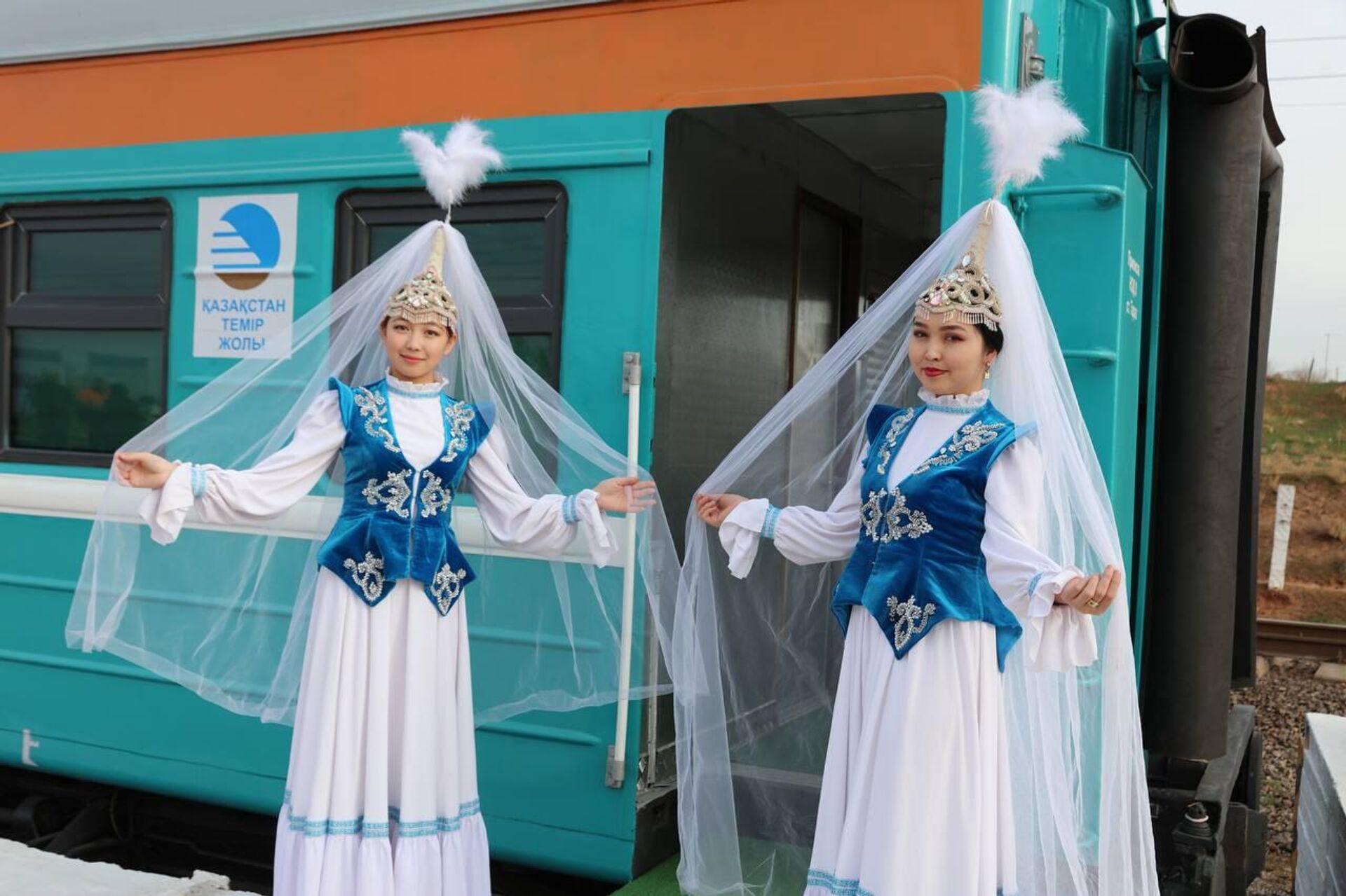 В Туркестанской области началось строительство новой железнодорожной линии Дарбаза – Мактаарал - Sputnik Қазақстан, 1920, 27.11.2023