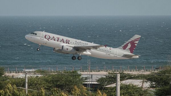 Лайнер авиакомпании Qatar Airways - Sputnik Казахстан