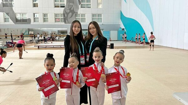 Павлодарские гимнастки завоевали 16 медалей в международном турнире по художественной гимнастике OJAQ Cup в Баку - Sputnik Казахстан