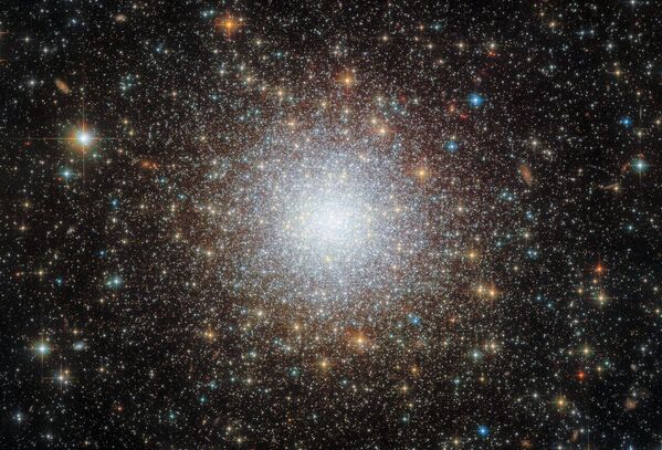 Алтын Балық шоқжұлдызындағы шарлы шоғырлану, NGC 2210. - Sputnik Қазақстан