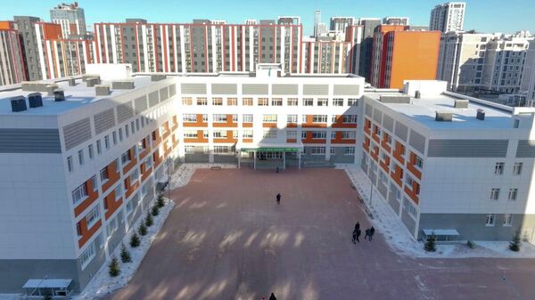 Мемлекет басшысы Астана қаласындағы №96 мектеп-гимназияны аралап көрді - Sputnik Қазақстан