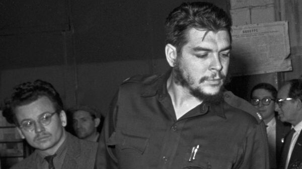 Глава правительственной экономической миссии Республики Куба Эрнесто Че Гевара в Москве - Sputnik Қазақстан