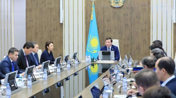 Асхат Шахаров на совещании в Актобе - Sputnik Казахстан