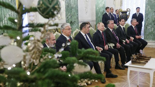 Лидеры СНГ посетили дворцы Павловска, Царского Села и Петергофа - Sputnik Казахстан