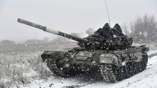 Работа танков Т-72Б в южном секторе СВО - Sputnik Қазақстан
