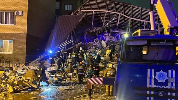 Обрушение кафе в Уральске после взрыва - Sputnik Казахстан